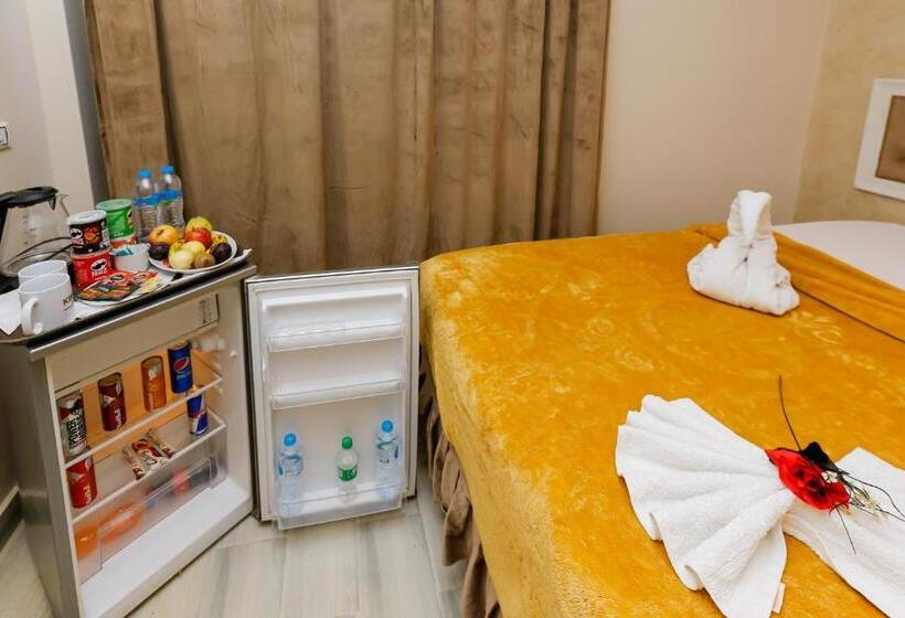 اتاق لوکس خانوادگی, Venus Pyramids Inn   Top Roof Access W Free Break Fast