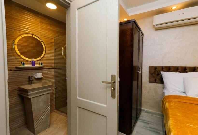 اتاق راحتی سه تخته, Venus Pyramids Inn   Top Roof Access W Free Break Fast