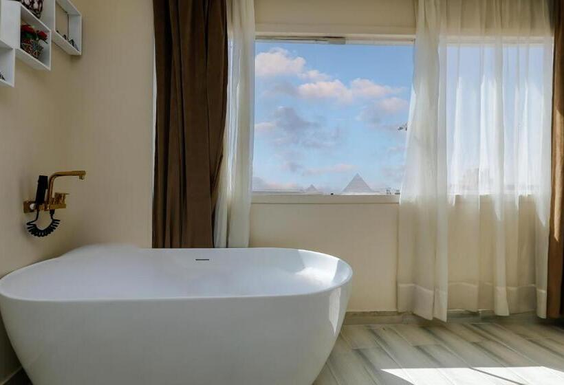 سوئیت با تخت بزرگ, Venus Pyramids Inn   Top Roof Access W Free Break Fast