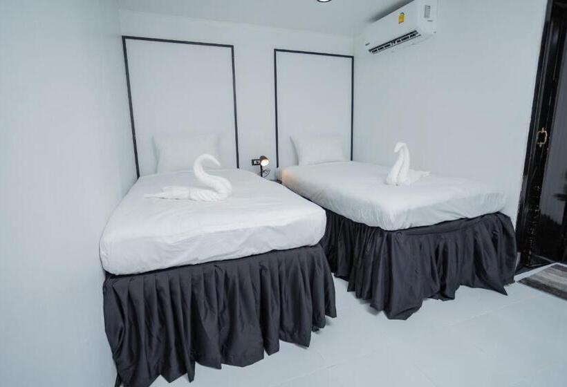 バルコニー付きスタンダードルーム, The Bright House, Koh Phi Phi