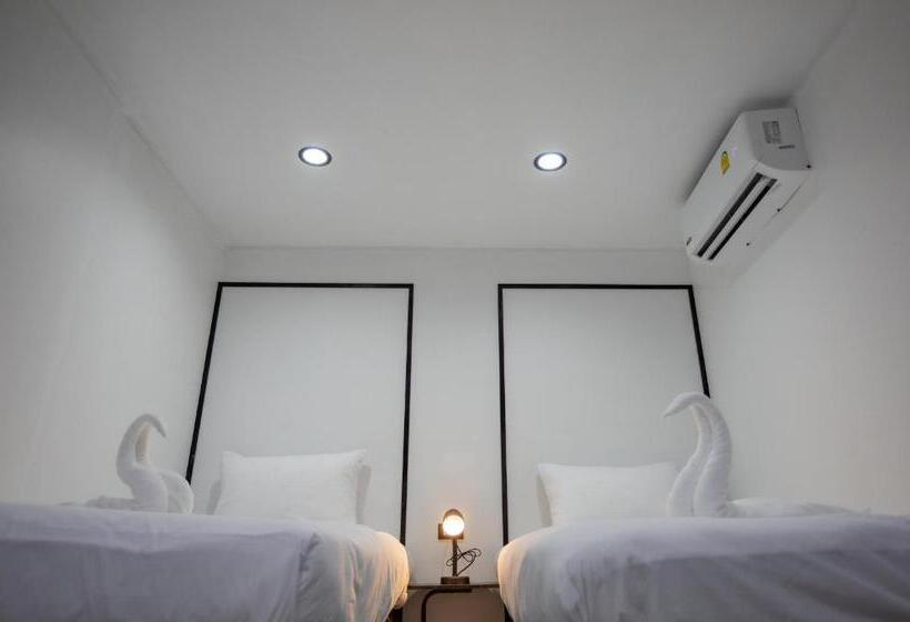 バルコニー付きスタンダードルーム, The Bright House, Koh Phi Phi