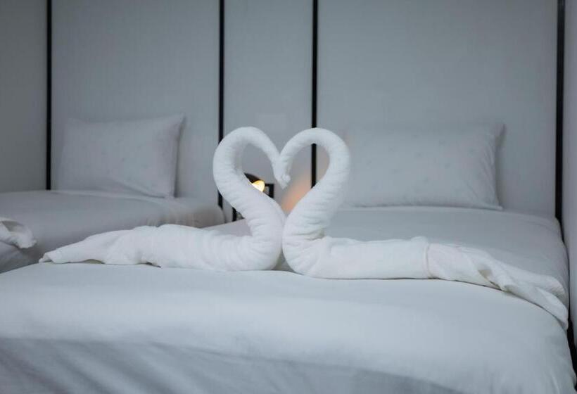 スタンダードルーム, The Bright House, Koh Phi Phi