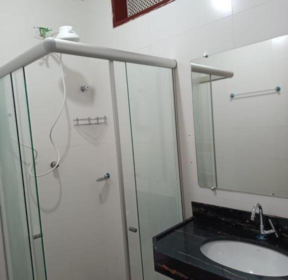 스위트, é Hostel