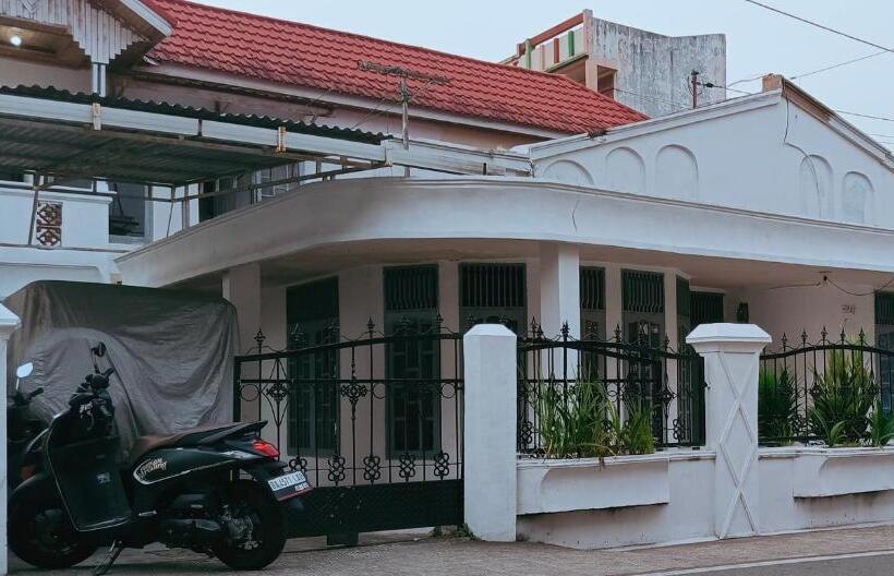 Standard-huone Parveke, Bukittinggi Penginapan Terdekat