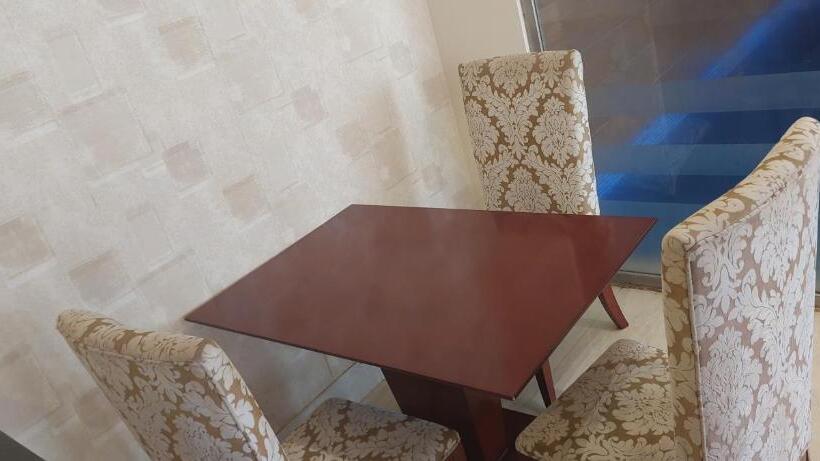 کلبه ییلاقی, Antola Resort Al Rimal