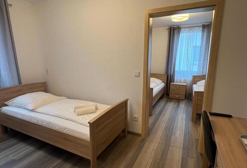 اتاق استاندارد سه نفره, Avento Hotel Hannover