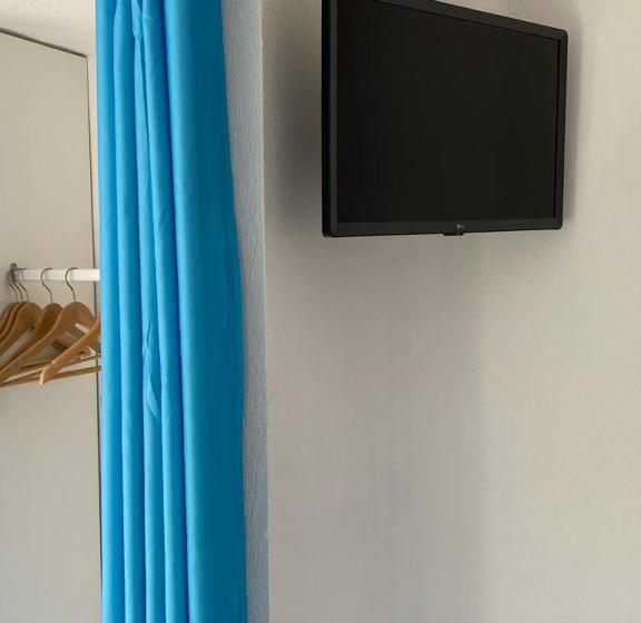 اتاق استاندارد چهار تخته, Relais Pollo Loco