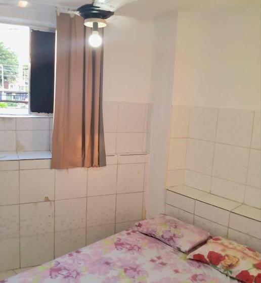 اتاق اکونومی, Bimba Salvador