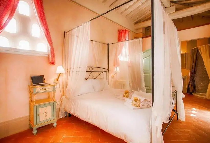 Huoneisto 1 Makuuhuone, Farmhouse With Swimming Pool Surrounded By Greenery Just 20 Minutes From Arezzo