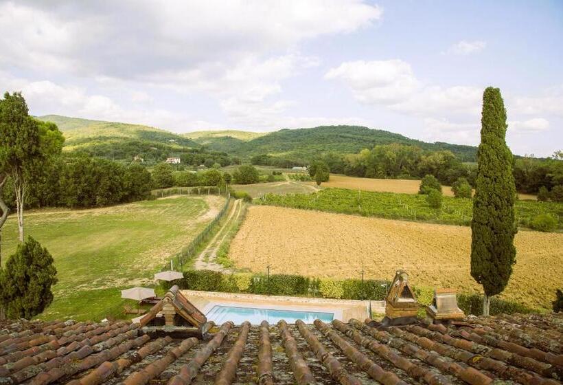 Апартаменты 1 Спальня, Farmhouse With Swimming Pool Surrounded By Greenery Just 20 Minutes From Arezzo