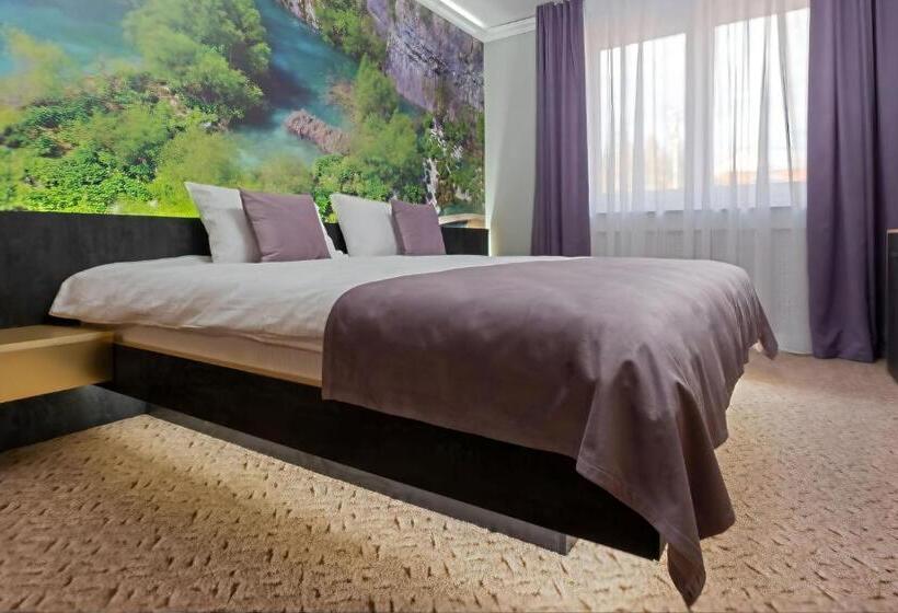 Superior Rum, Fit Residence