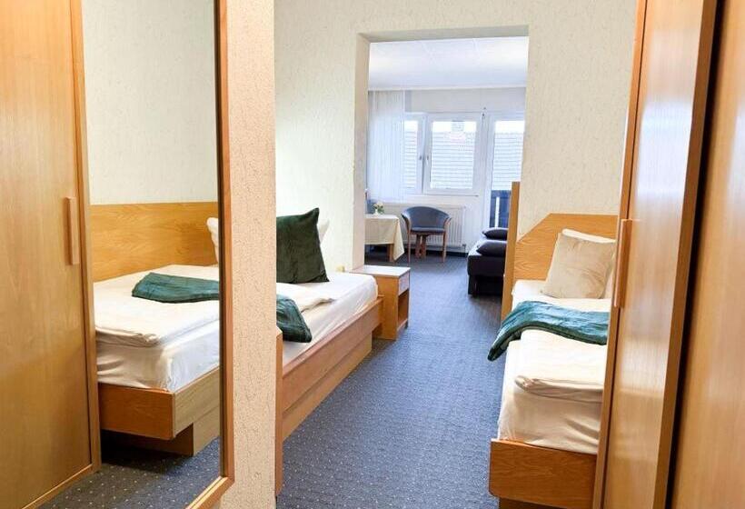 غرفة قياسية ثلاثية, Harzhotel Grünett
