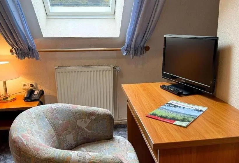 Standard Yhden Hengen Huone, Harzhotel Grünett