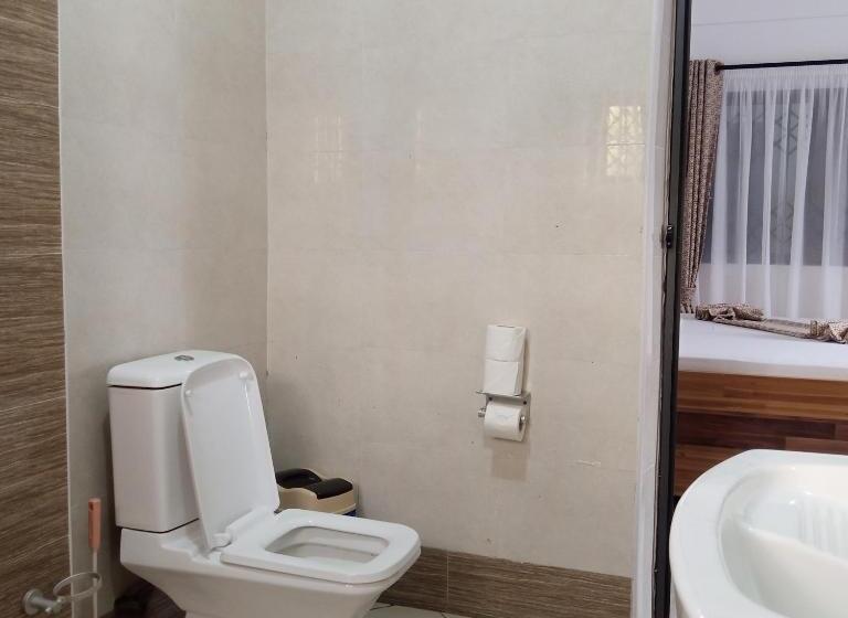 キングサイズベッドのスタンダードルーム, Adwoa Asantewaa Memorial