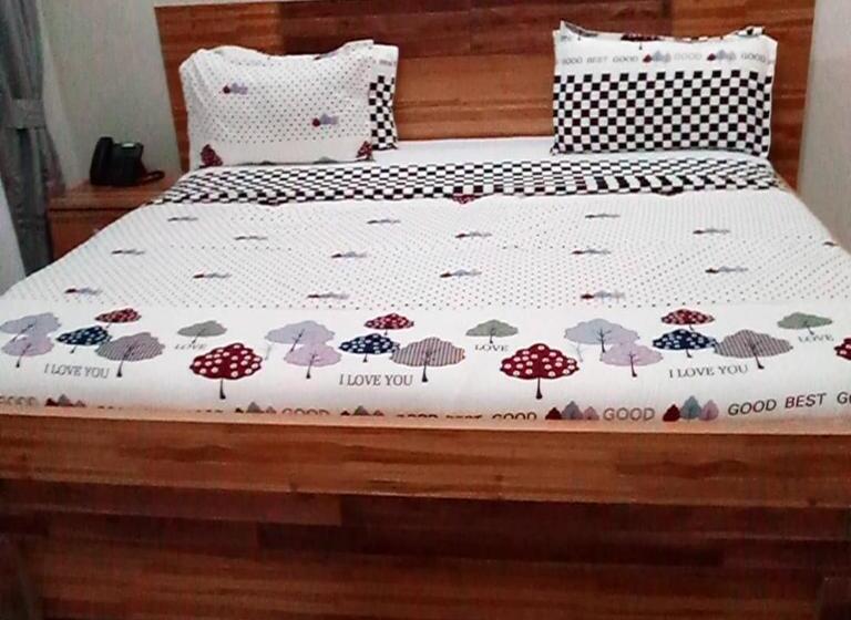 غرفة قياسية, Adwoa Asantewaa Memorial