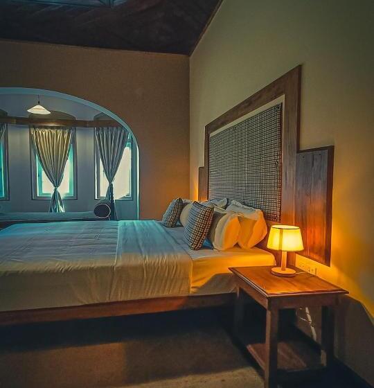 디럭스 룸, Clifton