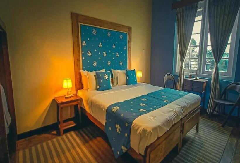 디럭스 룸, Clifton