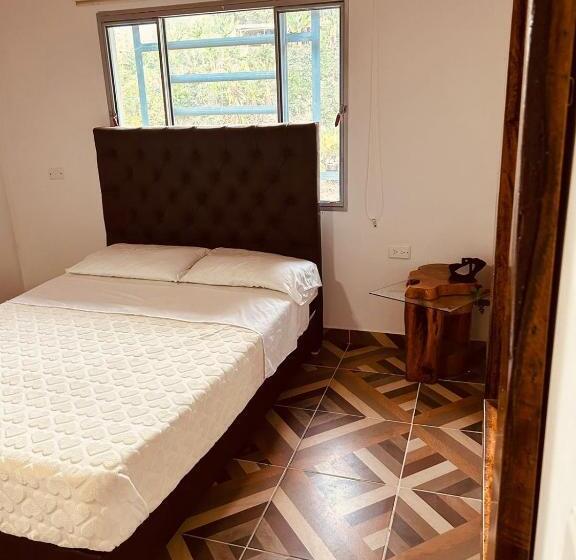 חדר דלוקס, Ecos Del Rio