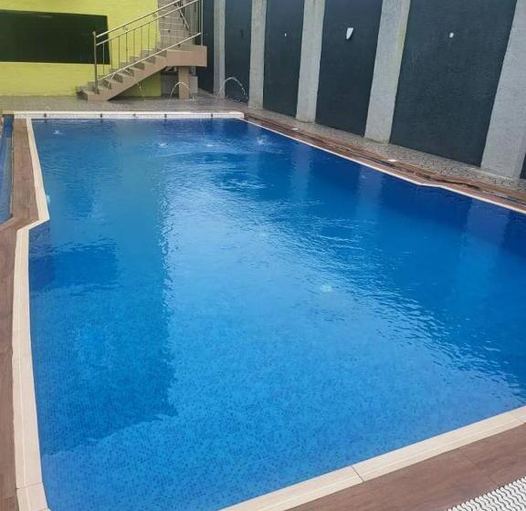 سوییت جونیور با بالکن, M View