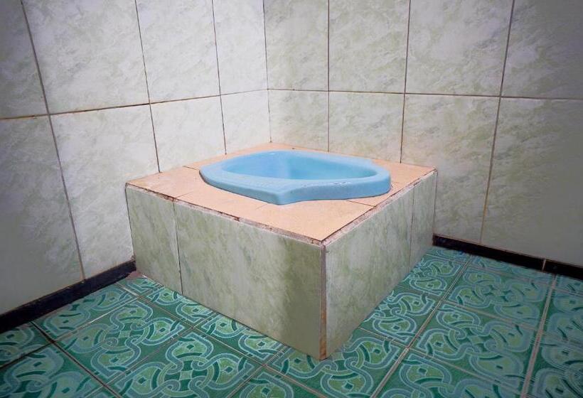 Номер Deluxe, Spot On 93210 Griya Kos Kanjeng Mami Syariah