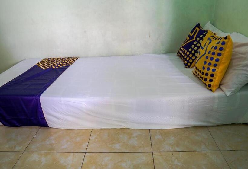 Номер Deluxe, Spot On 93210 Griya Kos Kanjeng Mami Syariah