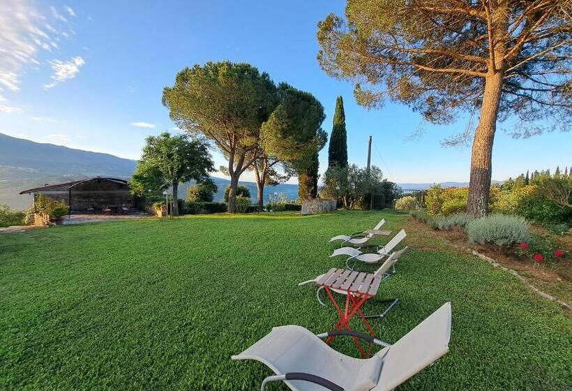 Дом 4 Спальни, La Favilletta Casa Vacanze