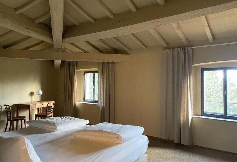 מיטת קינג בסוויטה, B&b Lo Scudaio Palazzo Marchionneschi