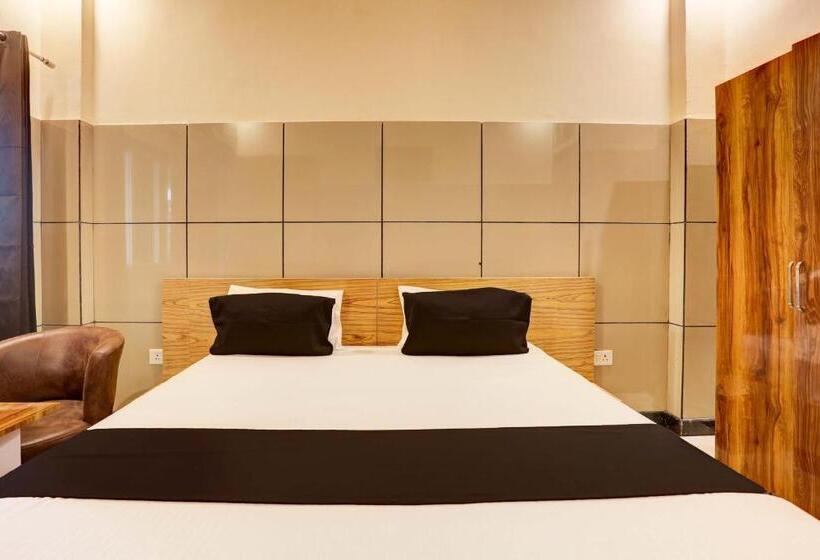 חדר קלאסי לשלושה, Oyo Flagship Hotel 1090