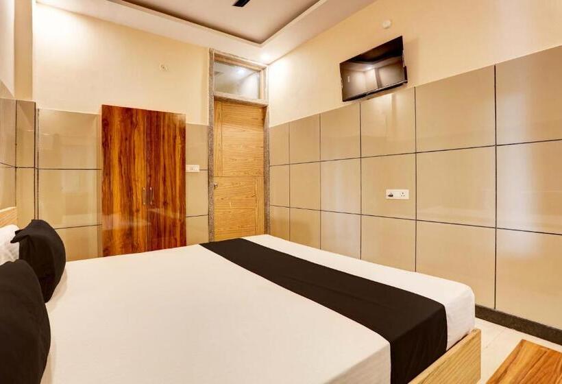 חדר קלאסי לשלושה, Oyo Flagship Hotel 1090