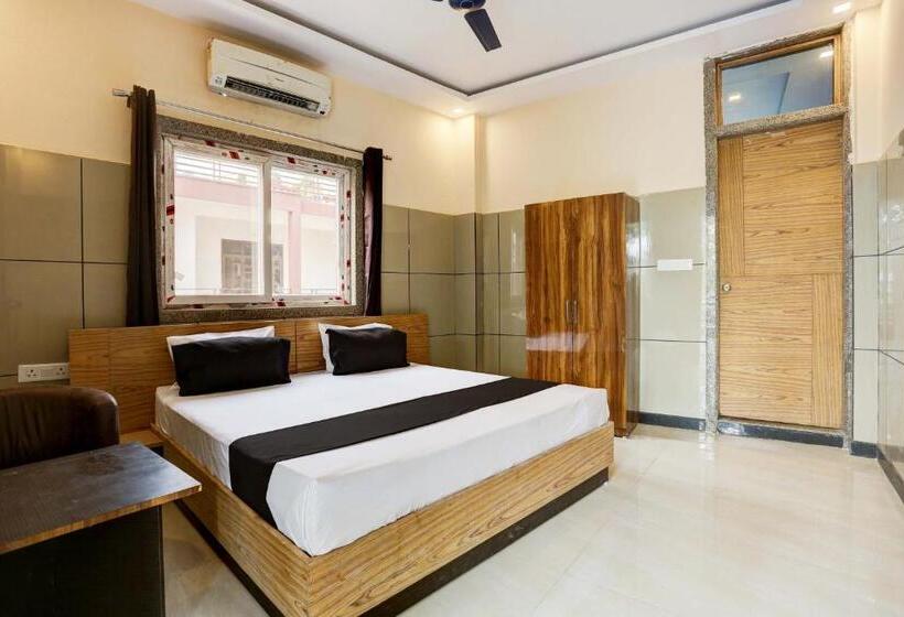 חדר קלאסי לשלושה, Oyo Flagship Hotel 1090