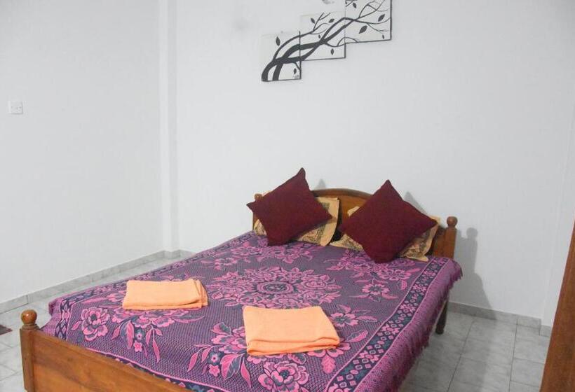 스탠다드 룸, Maharagama Shehan