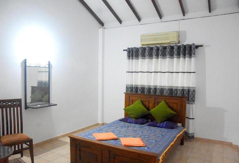 스탠다드 룸, Maharagama Shehan