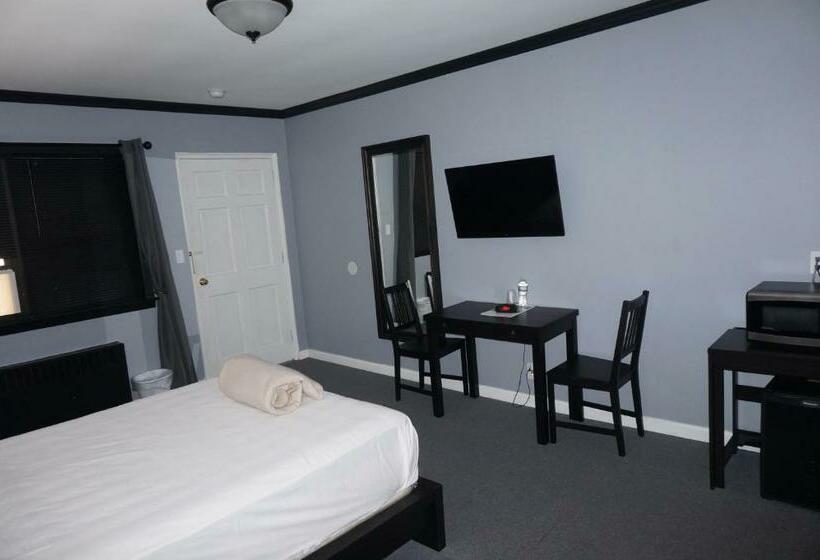 غرفة ديلوكس, Central Motel Courtyard