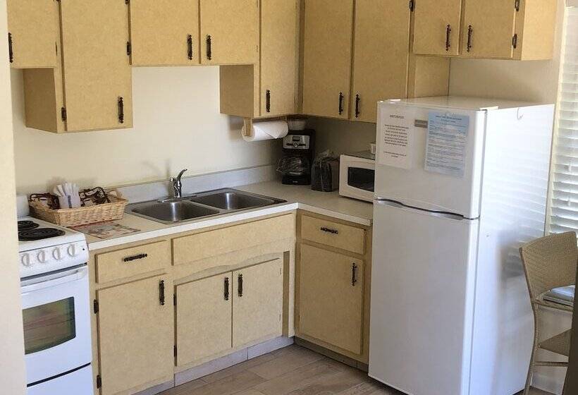 Studio Standard, Addy's Villas