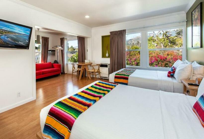 جناح عائلي, Agave Inn