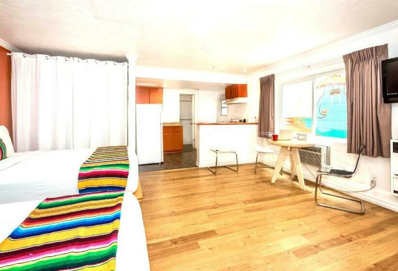 جناح عائلي, Agave Inn