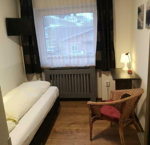 スタンダードシングルルーム, Bed & Breakfast Der Tiroler