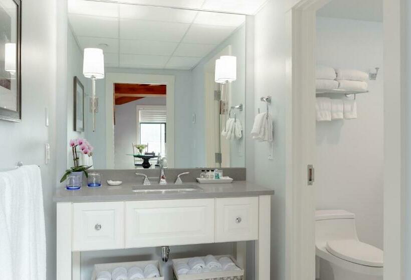 غرفة ديلوكس, Boston Yacht Haven