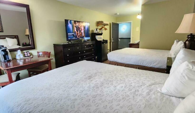 Номер Deluxe, Crest Trail Lodge