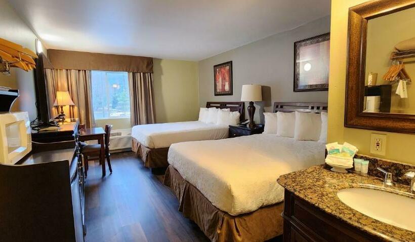 Номер Deluxe, Crest Trail Lodge