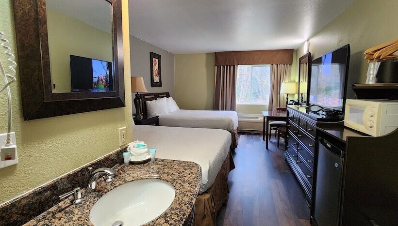 Номер Deluxe, Crest Trail Lodge