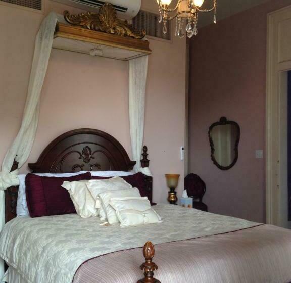 スタンダードルーム, Dansereau House