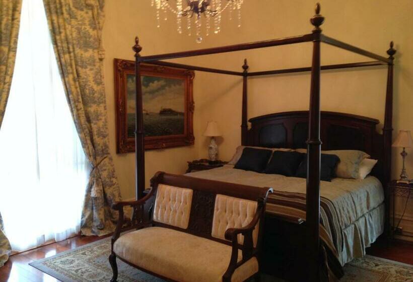 スタンダードルーム, Dansereau House