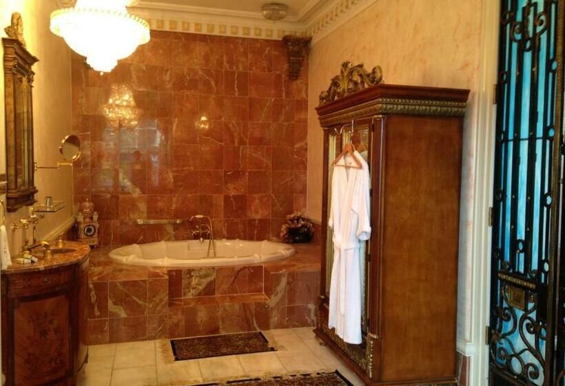 スイート, Dansereau House