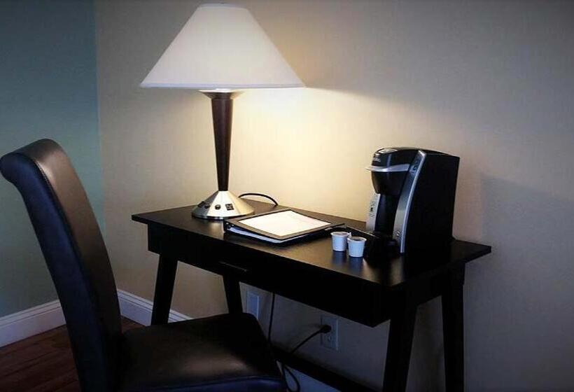 غرفة ديلوكس مزودة بشرفة, Edgewater Inn   St. Augustine