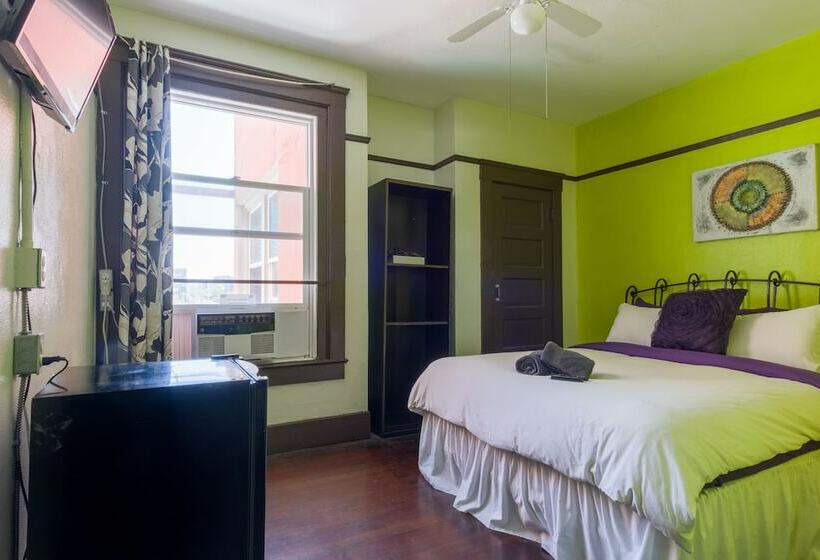 Номер Стандарт Совместная Ванная, Lucky D S Youth And Traveler S Hostel