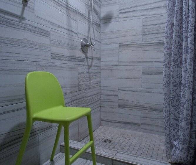 Номер Стандарт Совместная Ванная, Lucky D S Youth And Traveler S Hostel