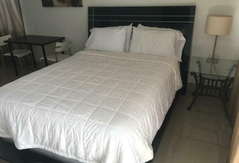 Студия Deluxe, Pelican By The Sea