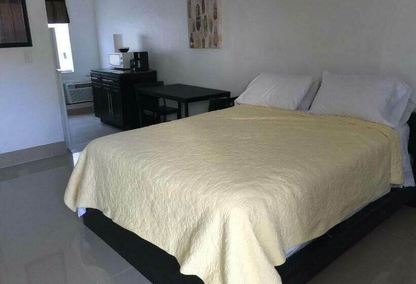 Студия Deluxe, Pelican By The Sea