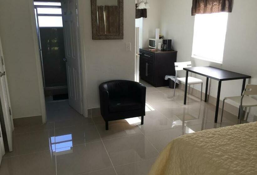 Студия Deluxe, Pelican By The Sea